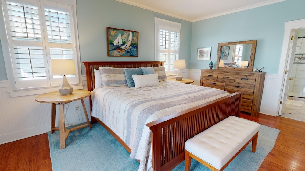 Thirst N' Howl by Tybee Vacation Rentals