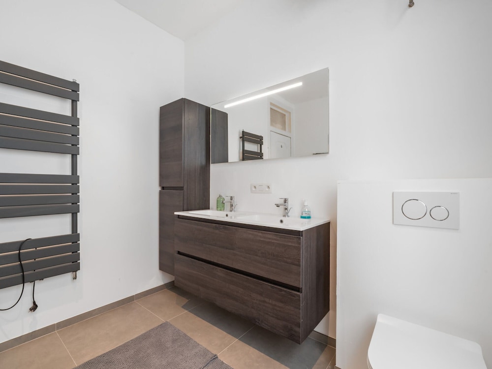 Renovated Apartment Near Beach