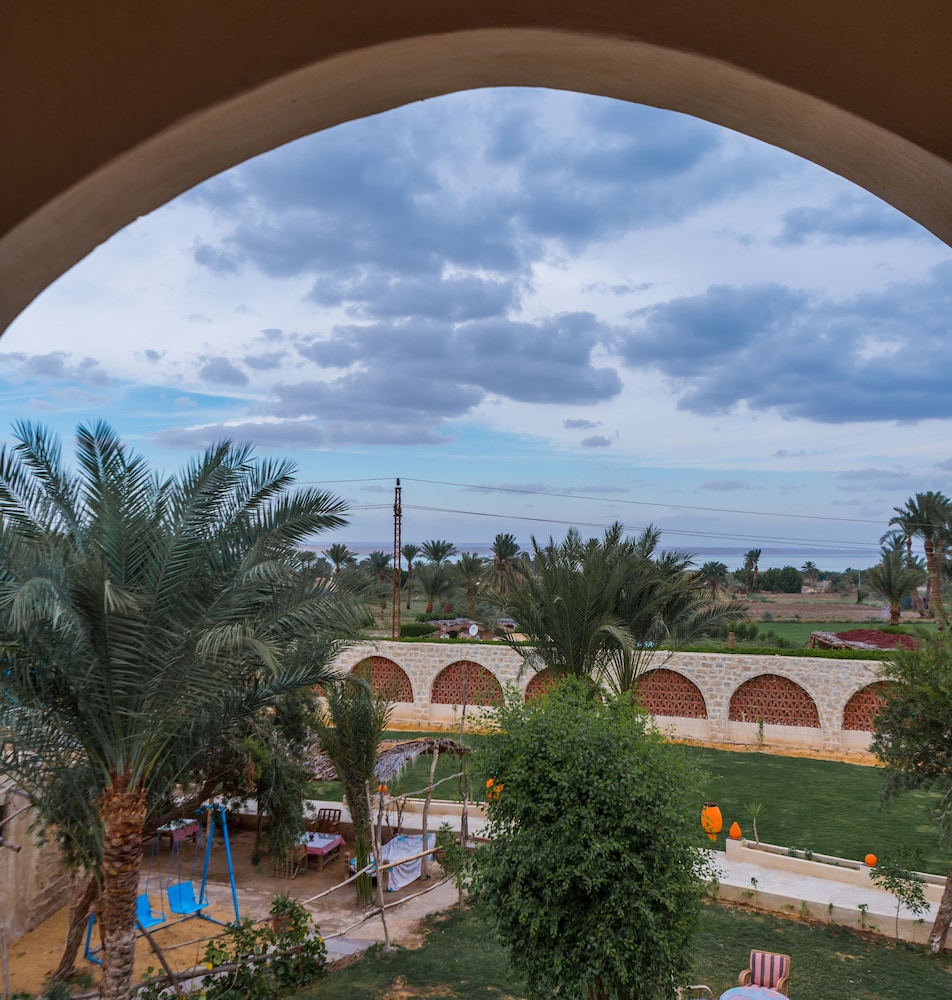 Zad Elmosafer Guest House