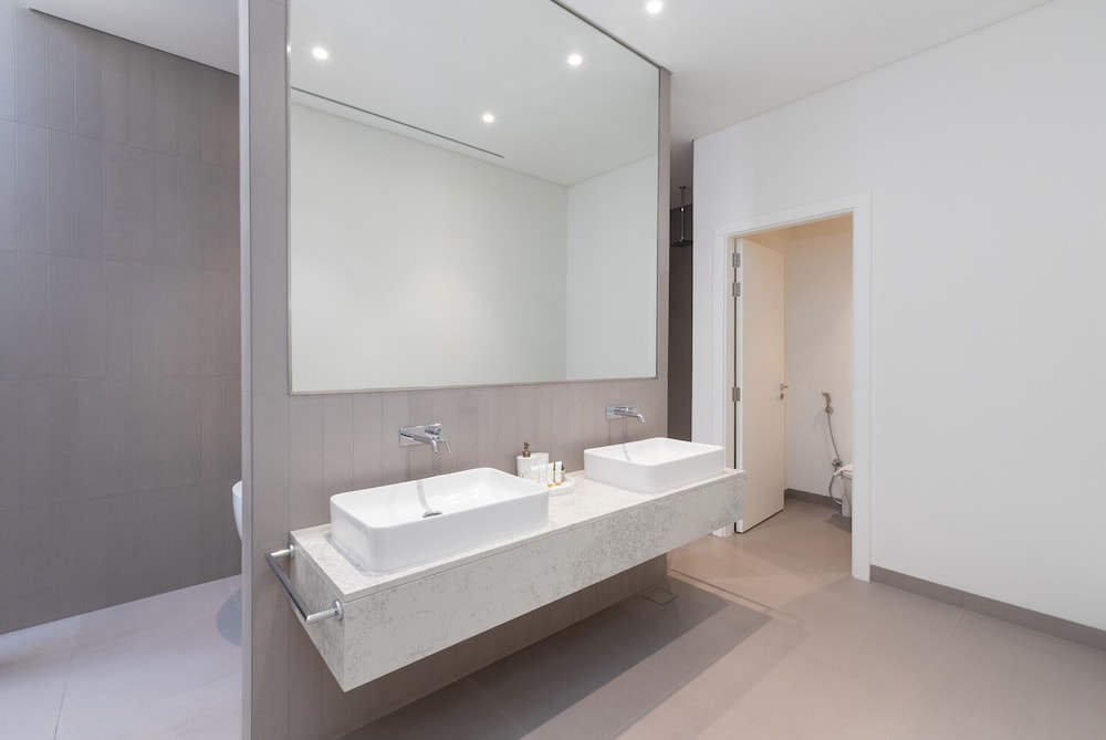 Luxe 4BR Villa Private Pool Beach Al Zorah