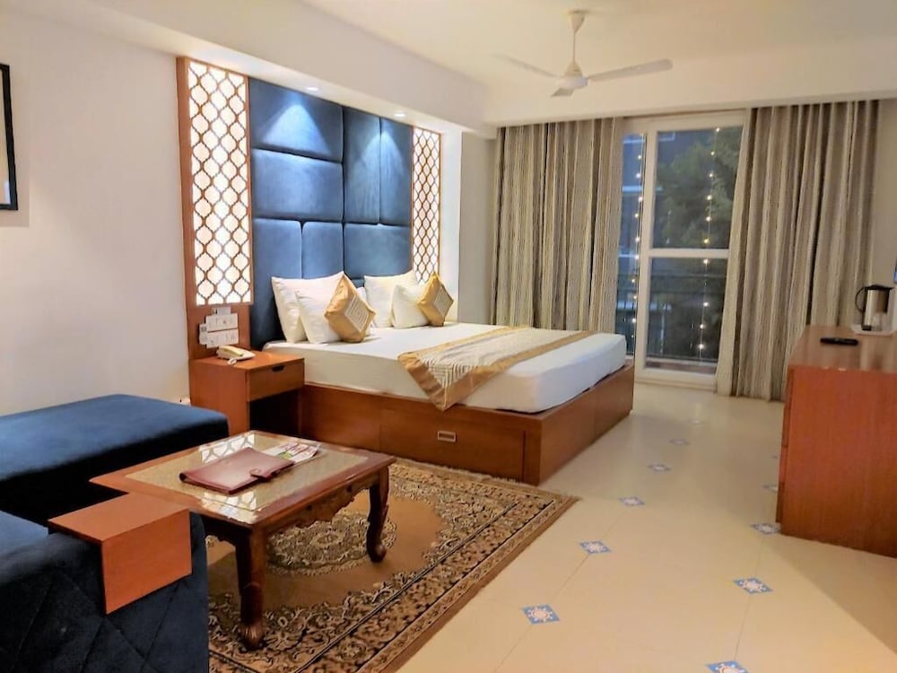 The Angel Hotel And Suites