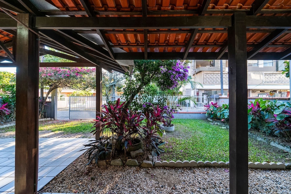 914B - Casa 3 dormitórios em Bombas SC