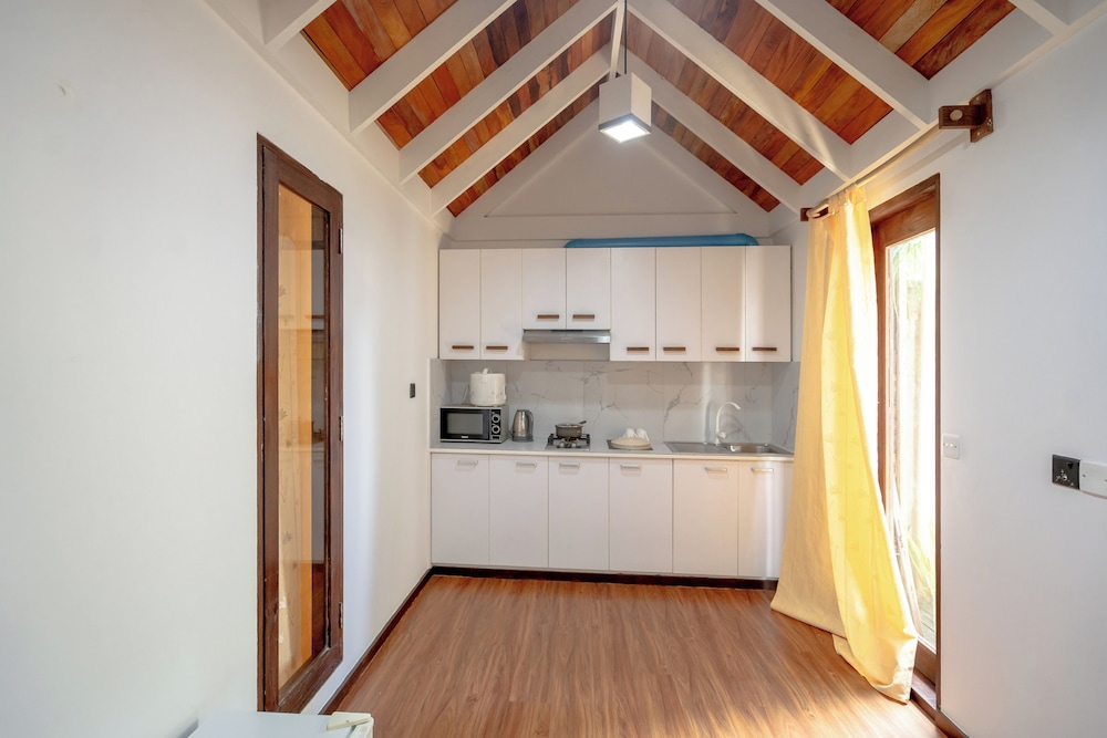 Brickwood Ganduvaru photo 3