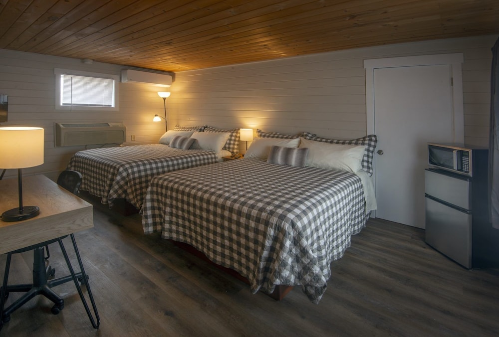 Rustic Inn