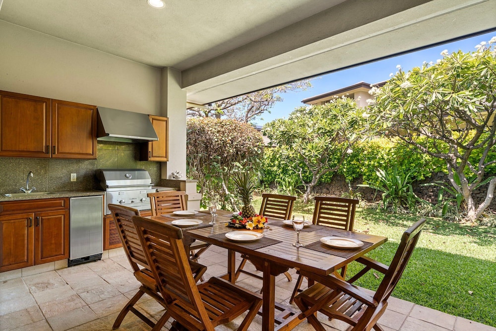 Family-friendly & Romantic Getaway - Beach Club Access- Vrkcv