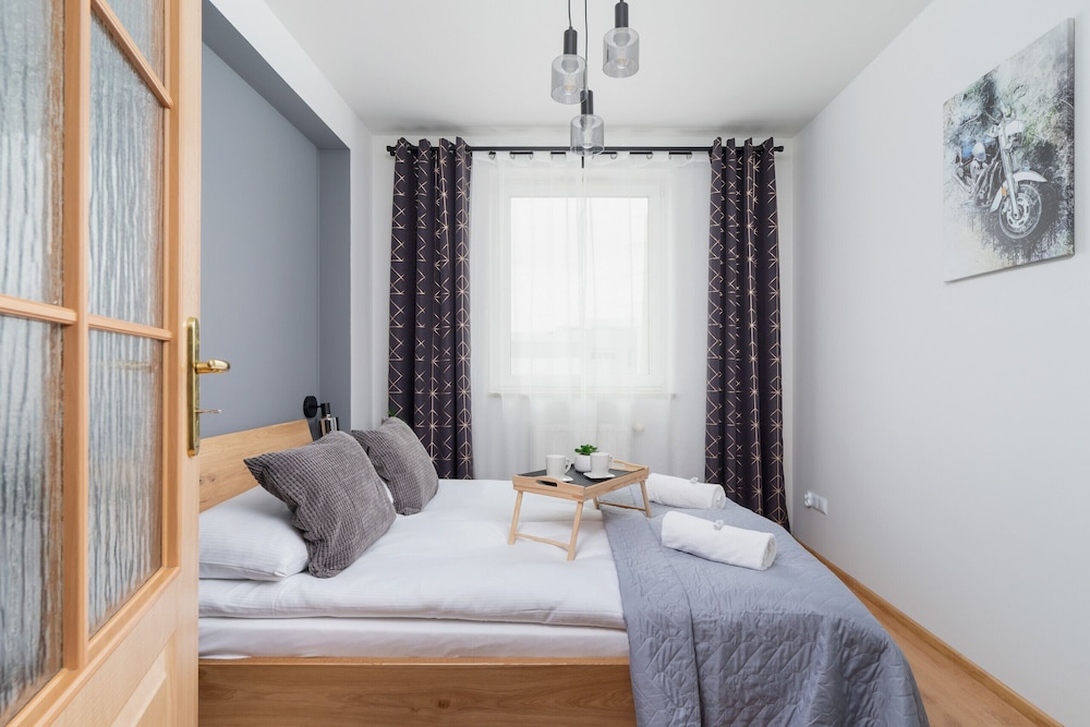 Cozy Apartment Chmieleniec by Renters view 3