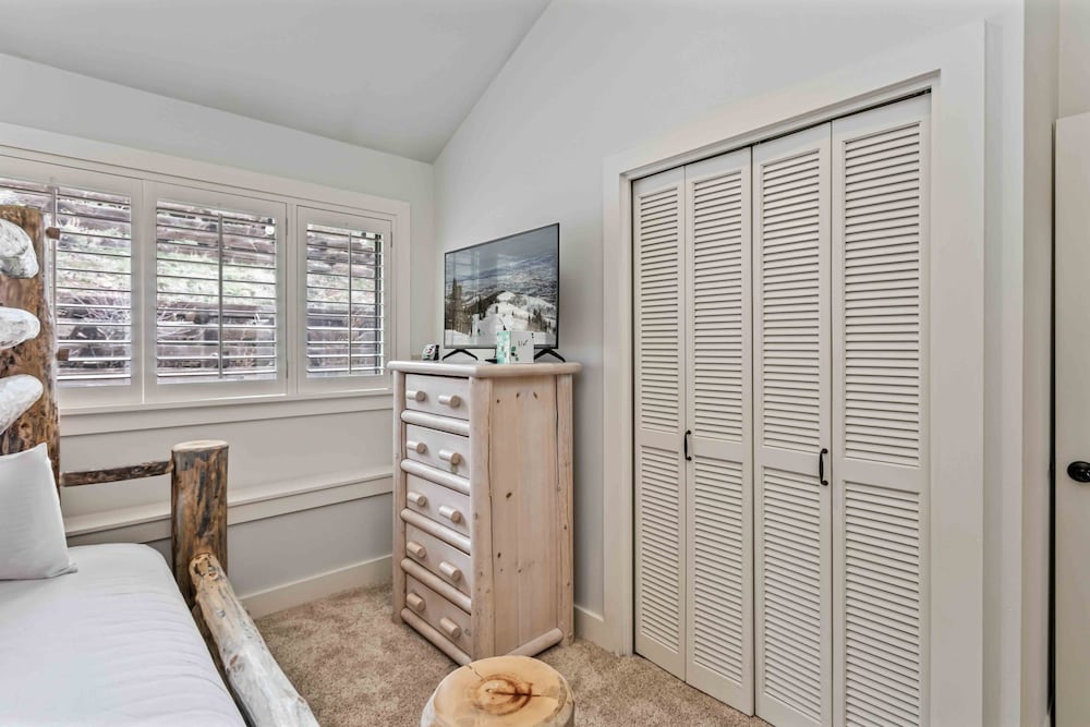 1733 - Daystar Three Bedroom with Spa 3 Condo