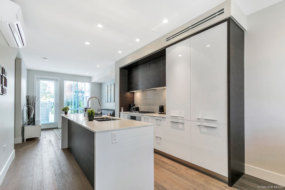 Modern Townhouse at Marine by Elevate Rooms