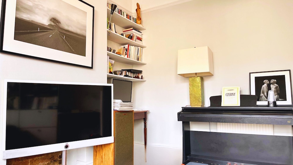 Lovely 3-bed Apartment & Garden & dog Friendly