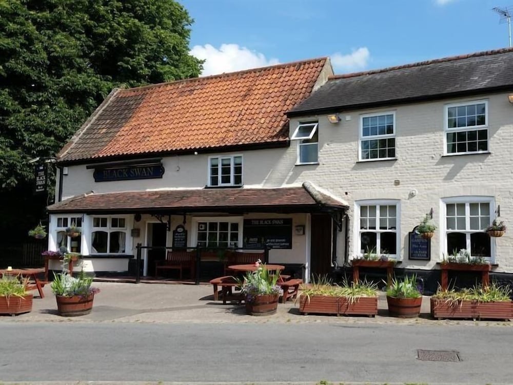 Hotel The Black Swan Inn - Image 1