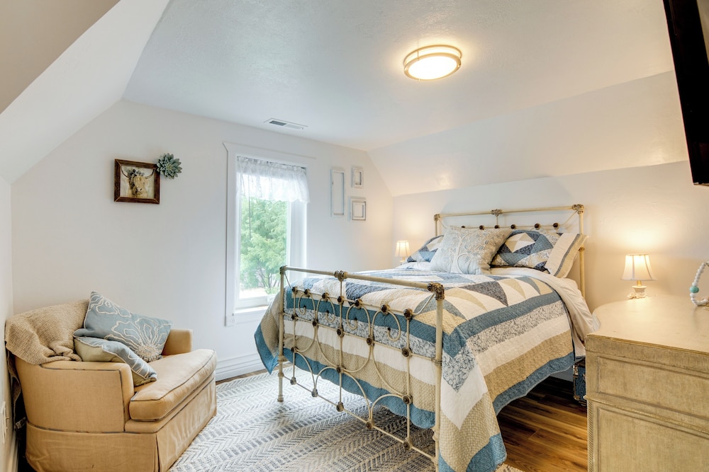 ATV & UTV Parking: Spacious Home in Richfield!