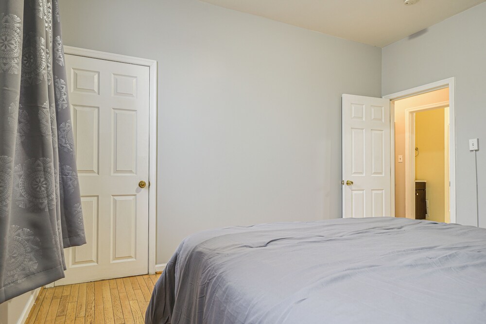 4 Mi to Inner Harbor & Jhu: Baltimore Townhome!