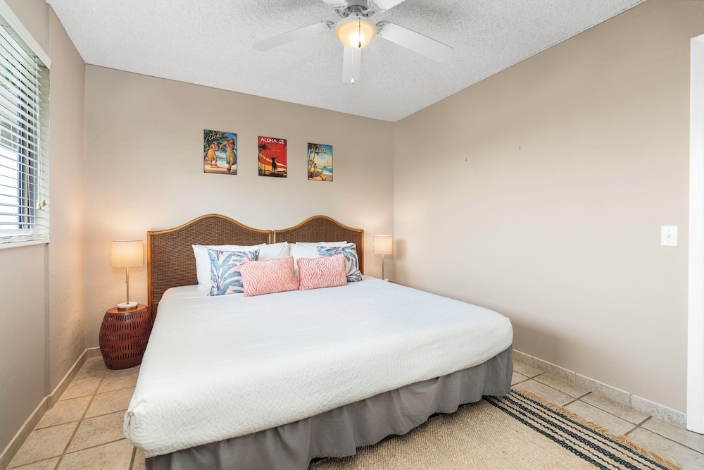 2br, 2BA Condo Across From Magic Sands Pool, AC, Tennis & Bbqs - Vrkcv