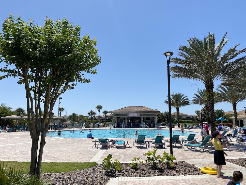 Mansion on Mrytlewood - Image 2