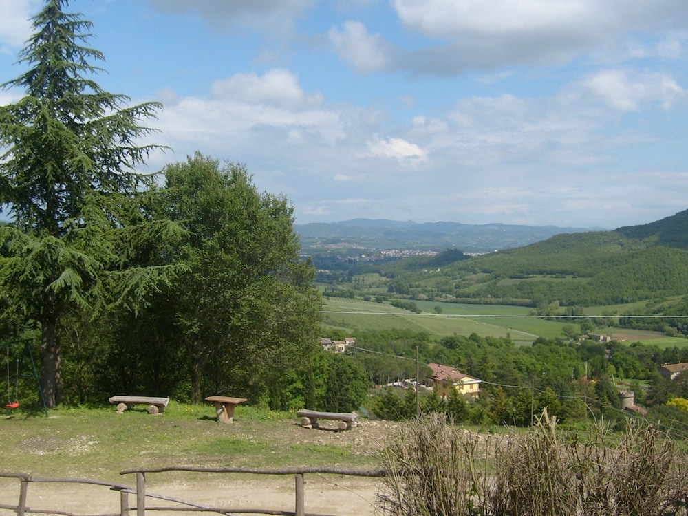 Tranquil Farmhouse near Center in Umbertide with Garden view 5