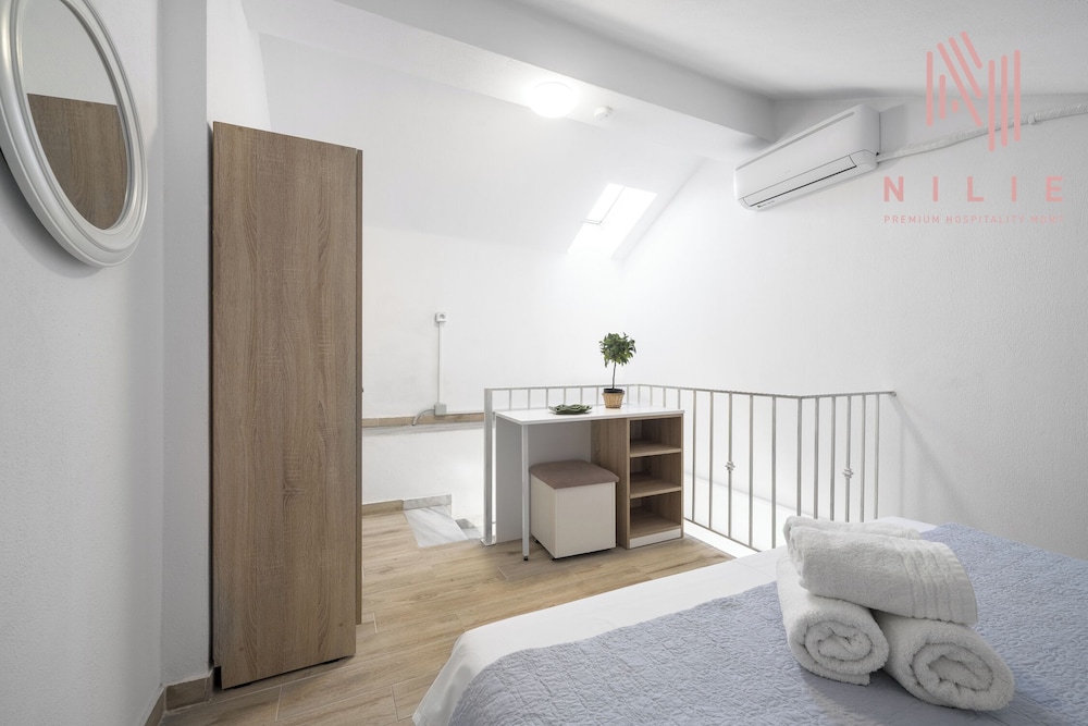 Azur Residences, Nilie Hospitality MGMT