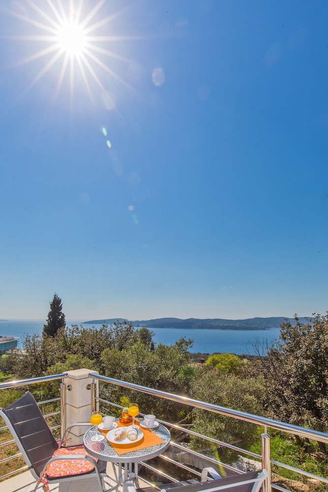 Residences Island View