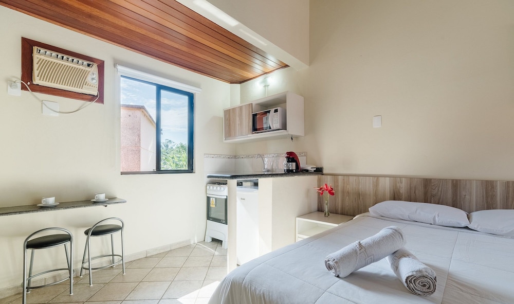 JOFs Apartamentos c Piscina e Vista Mar