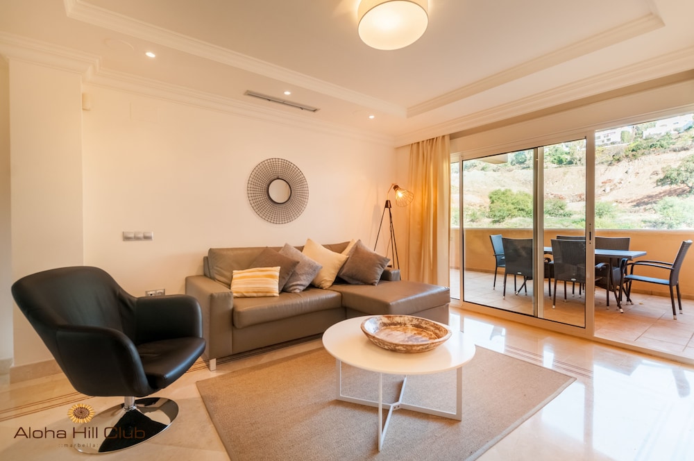 Marbella Vacations - Aloha Hill Club Golf  Spa Apartments - Property Image 6