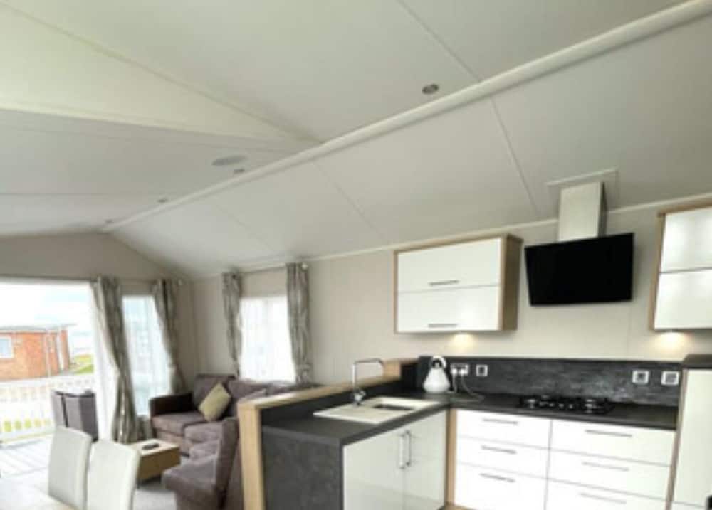 Luxury 3 bed Mobile Home on the sea view 4