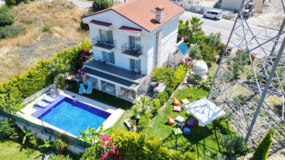 Lavinia Garden Alaçatı - Image 11