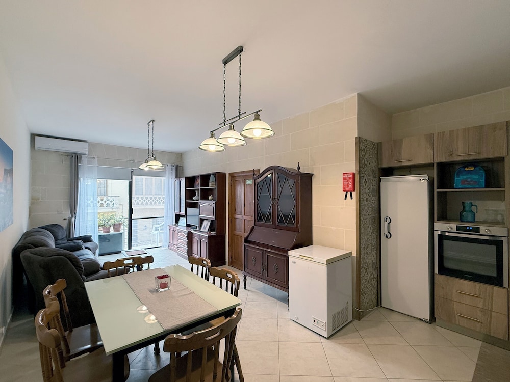Traditional Maltese 3BD Apartment