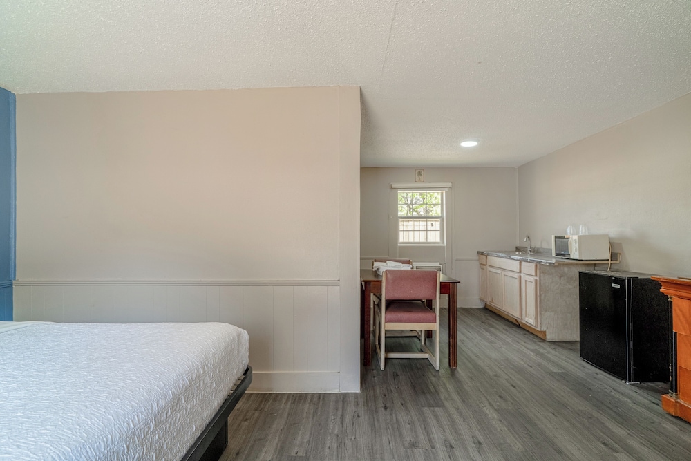 Cypress Inn Motel By OYO West Monroe I-20
