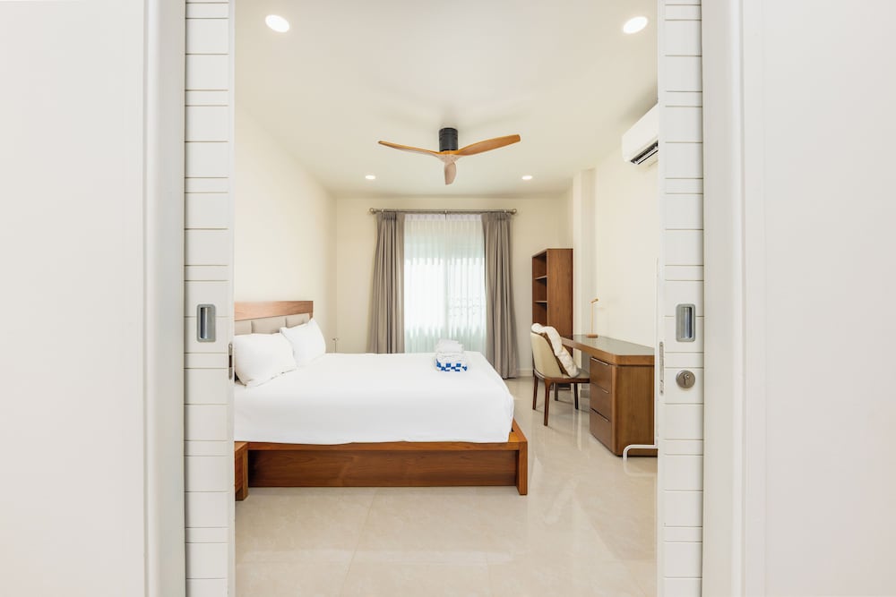 Villa Aura 3BR Private Pool Near Naiharn