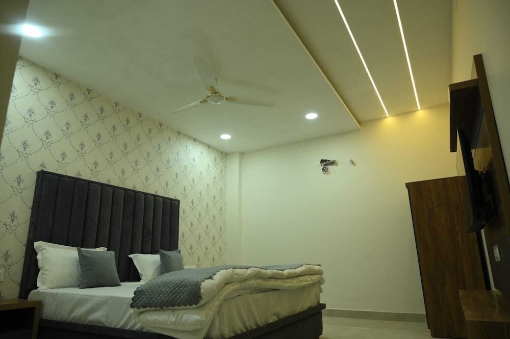 Hotel Modern Plaza