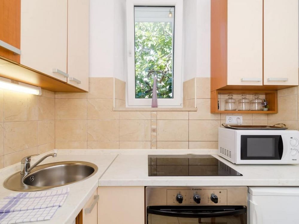 Apartments and Room Frane - Studio With Terrace photo 4