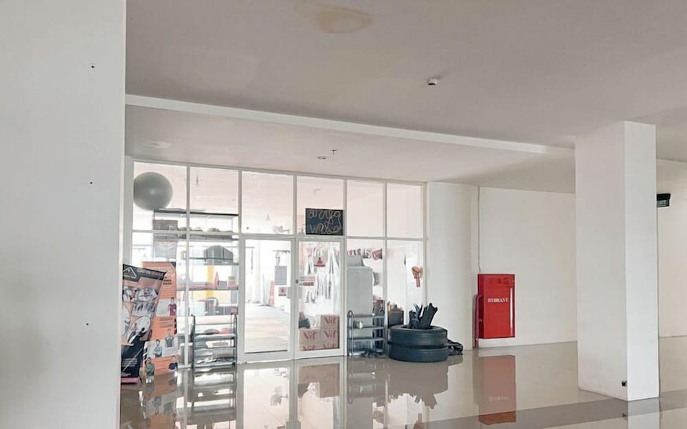 Modern Look Studio Near Iph School At Bale Hinggil Apartment