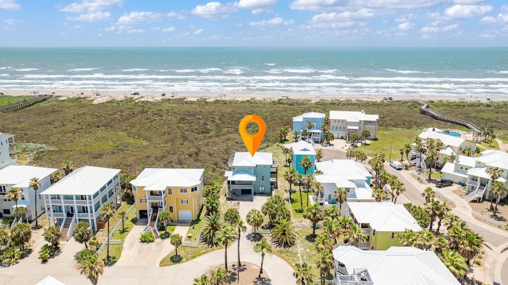 Beach Front Baby Ocean Views, Golf Cart & Pet Friendly!