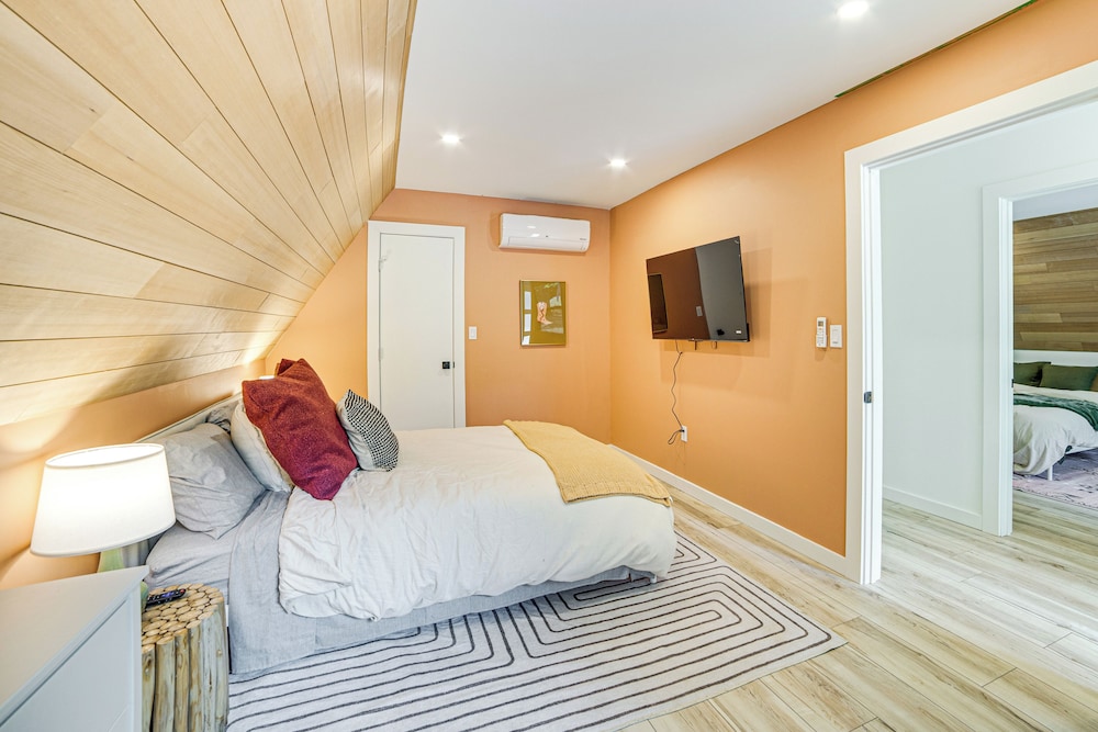 A-frame Cabin w/ Deck Near Cedar Creek Lake
