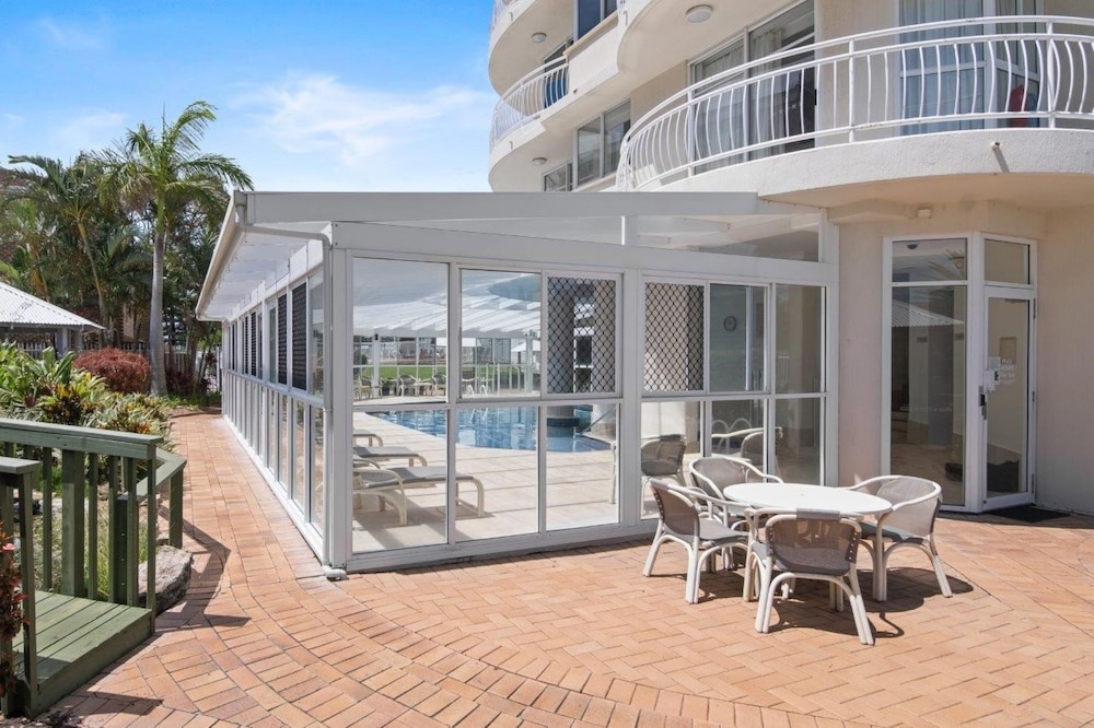 Ocean View Coastal Haven in Burleigh