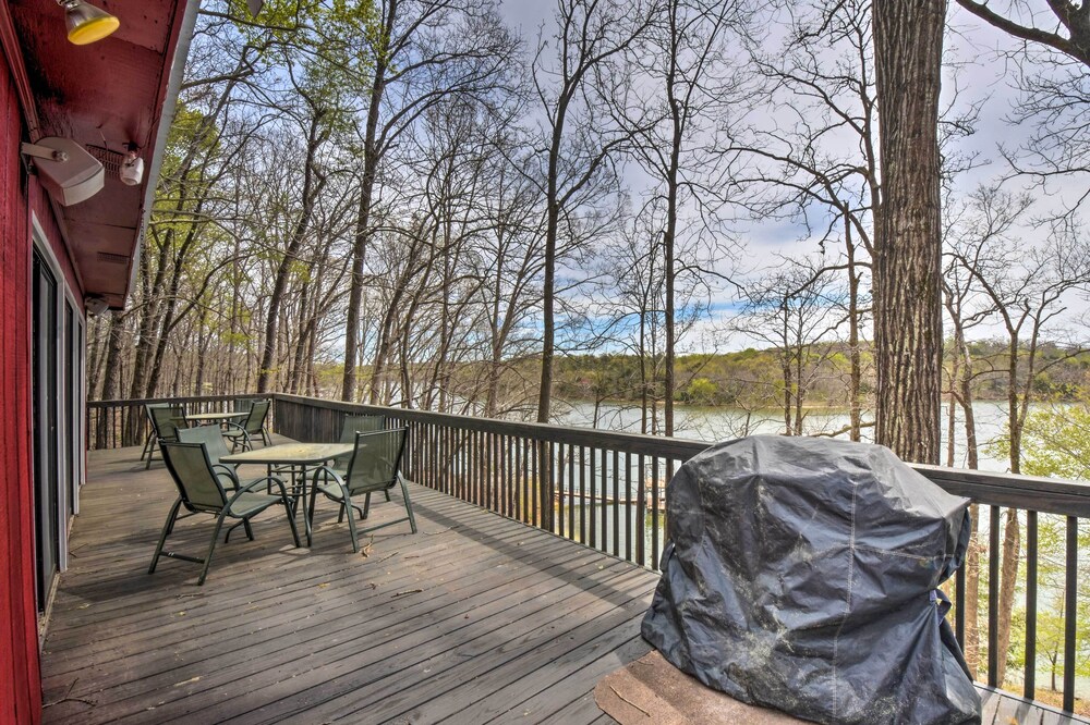 Lakefront Lavonia Cottage w/ 2-story Dock! - Property Image 11