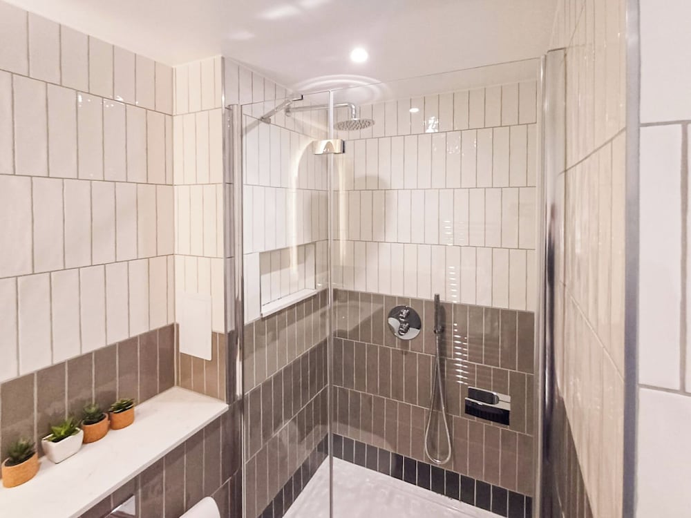 Modern 2 Bedroom 2 Bathroom Apartment