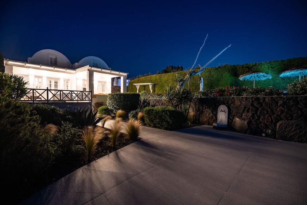 Oia Sunset Villas