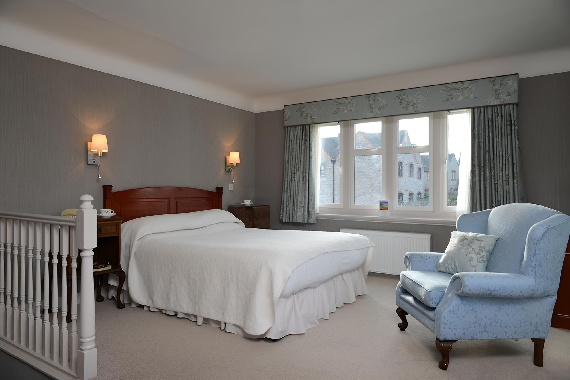 The Raven Hotel