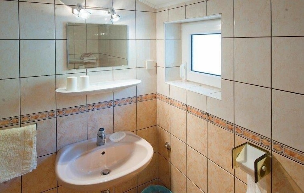 Apartments Pribil en Rab — bathroom