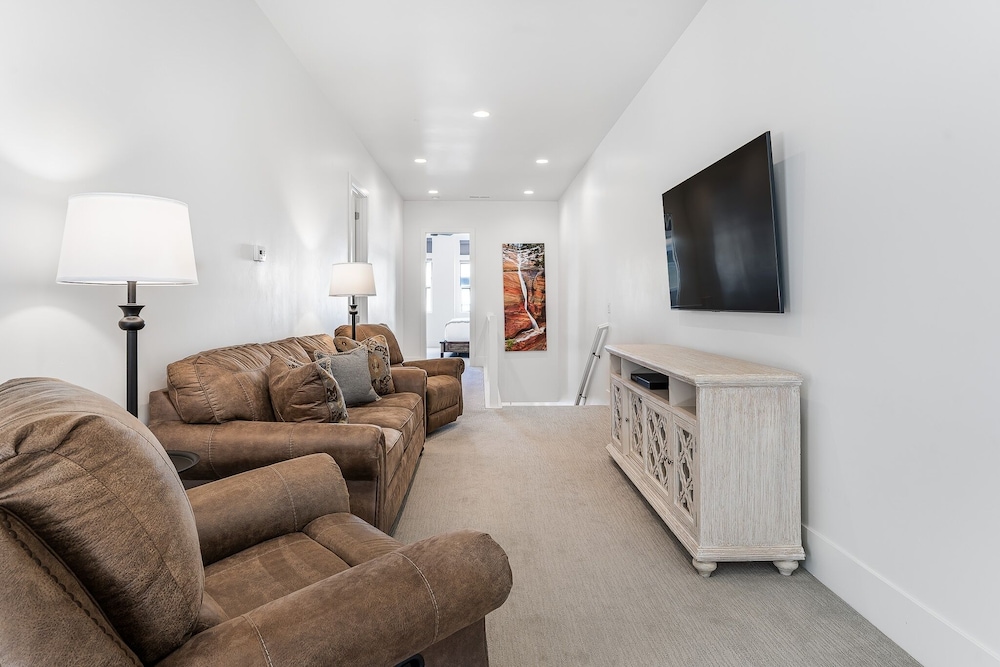 Villa #13 At Bloomington Country Club 4 Bedroom Townhouse