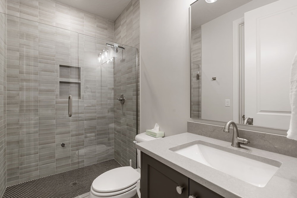 The Crash Pad 5 Bedroom Townhouse