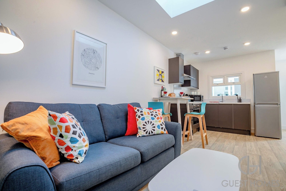 Host Stay Croydon Road Abode