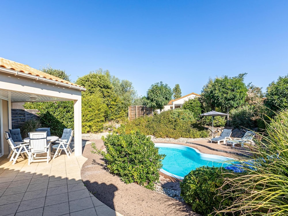 Luxurious Villa With Private Pool in the Vendee photo 3