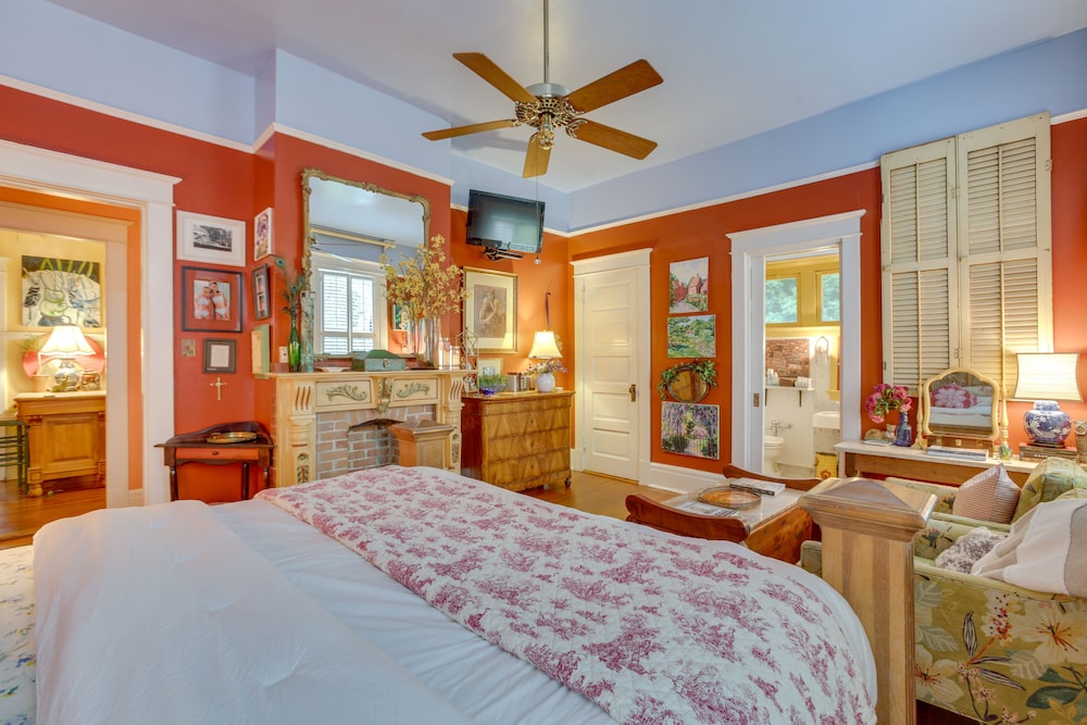 New Orleans Vacations - Lavish New Orleans Haven w/ Private Pool! - Property Image 7