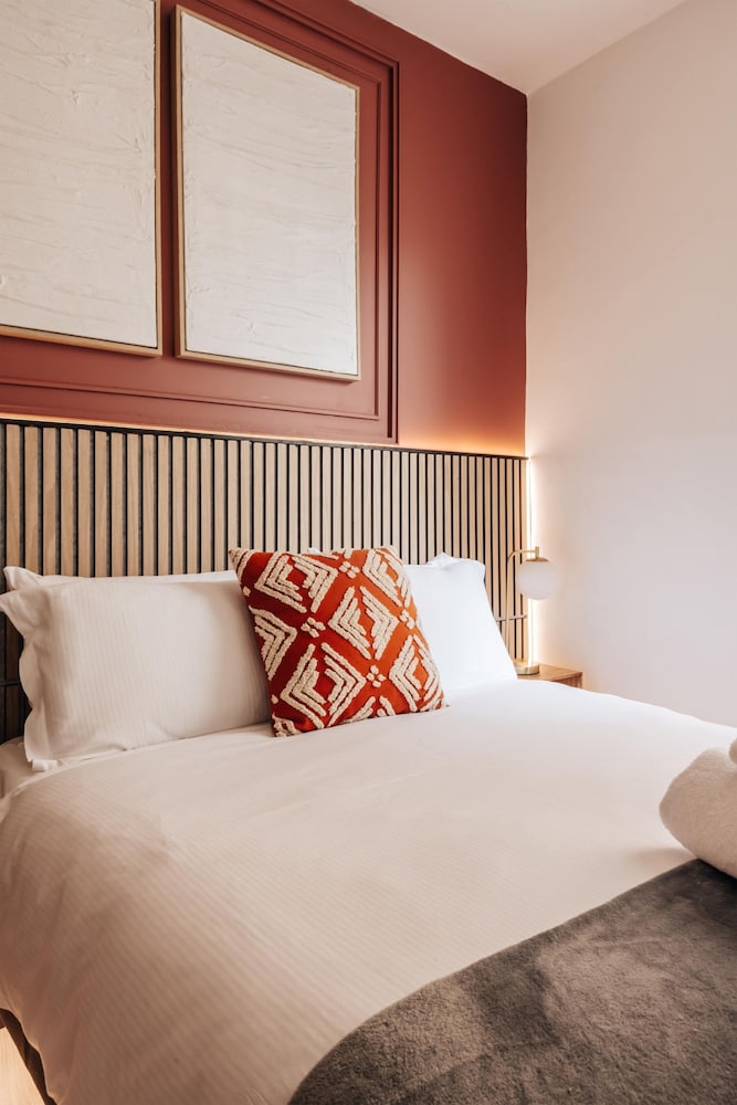 Cosy and Modern Duplex in the Heart of Earls Court