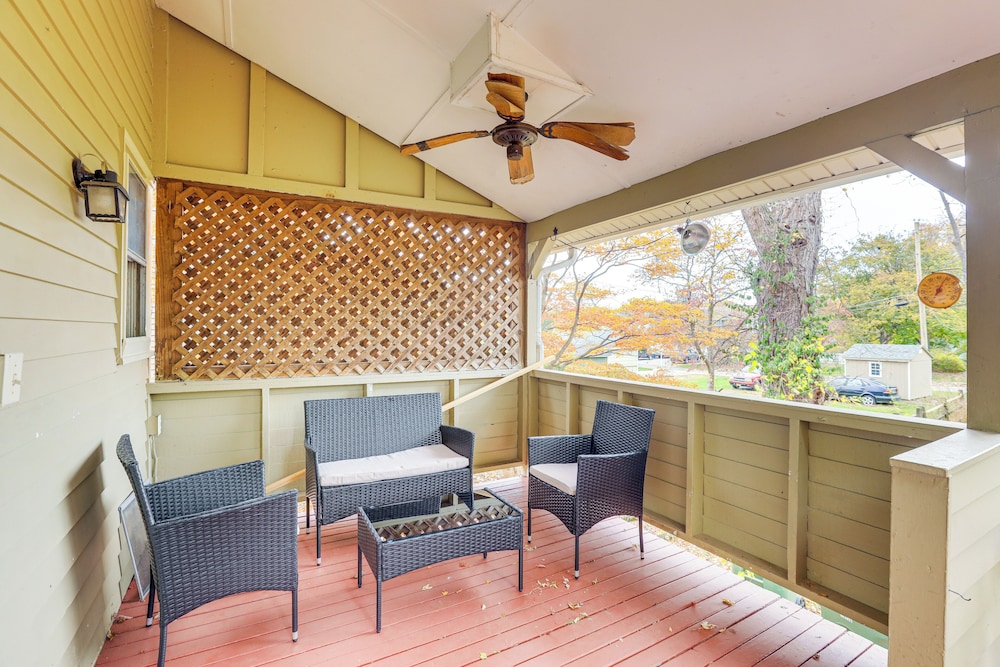 Updated Getaway w/ Sauna & Yard in Bloomsbury!