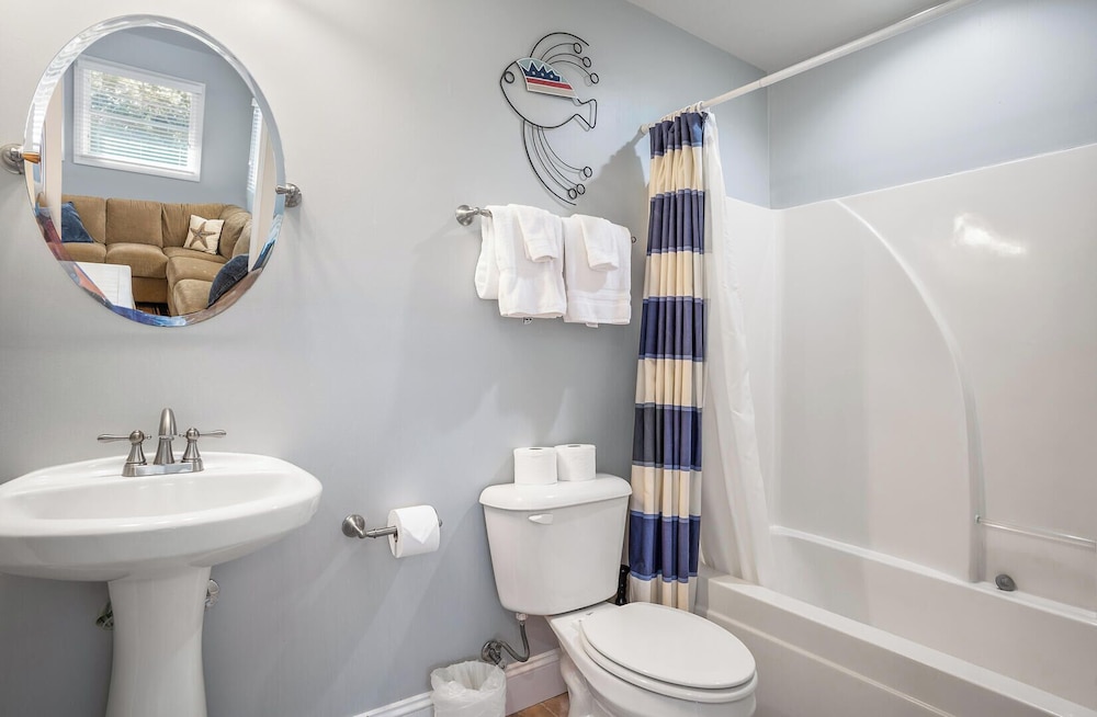 Tasteful 2 Story 4 Bedroom, 4 Bath Home! New on Rental Program, Sleeps 12!