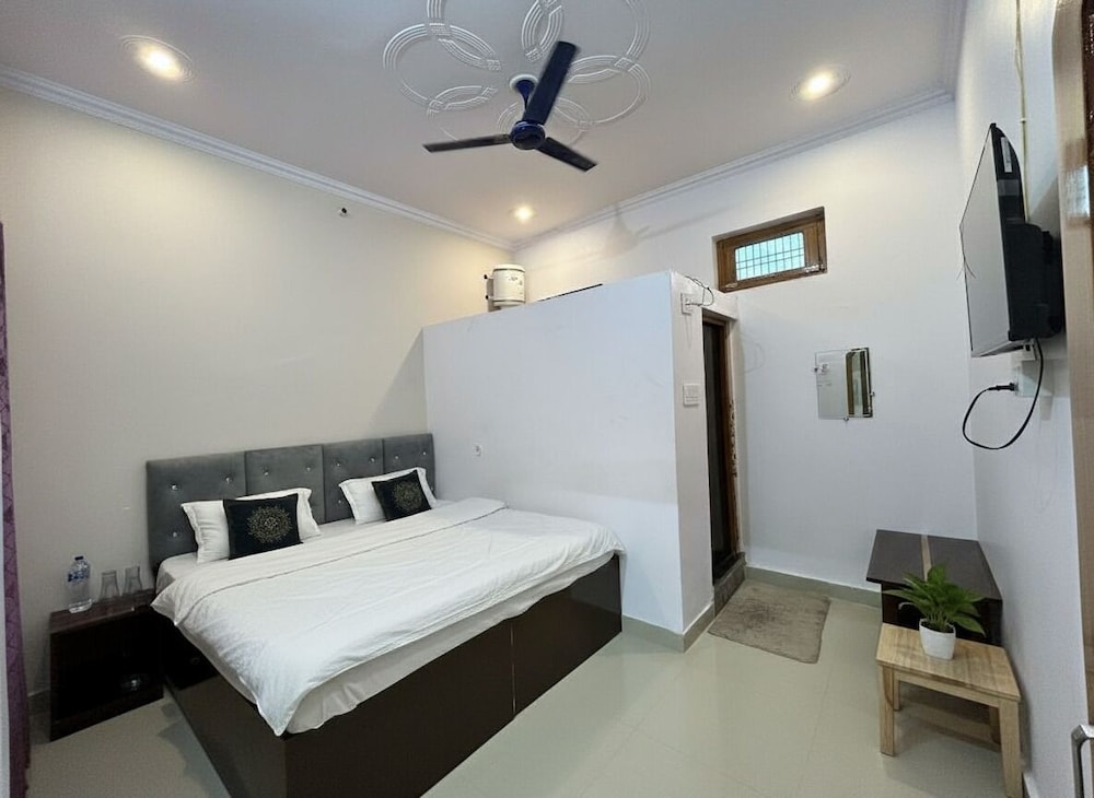 HOTEL JS INN