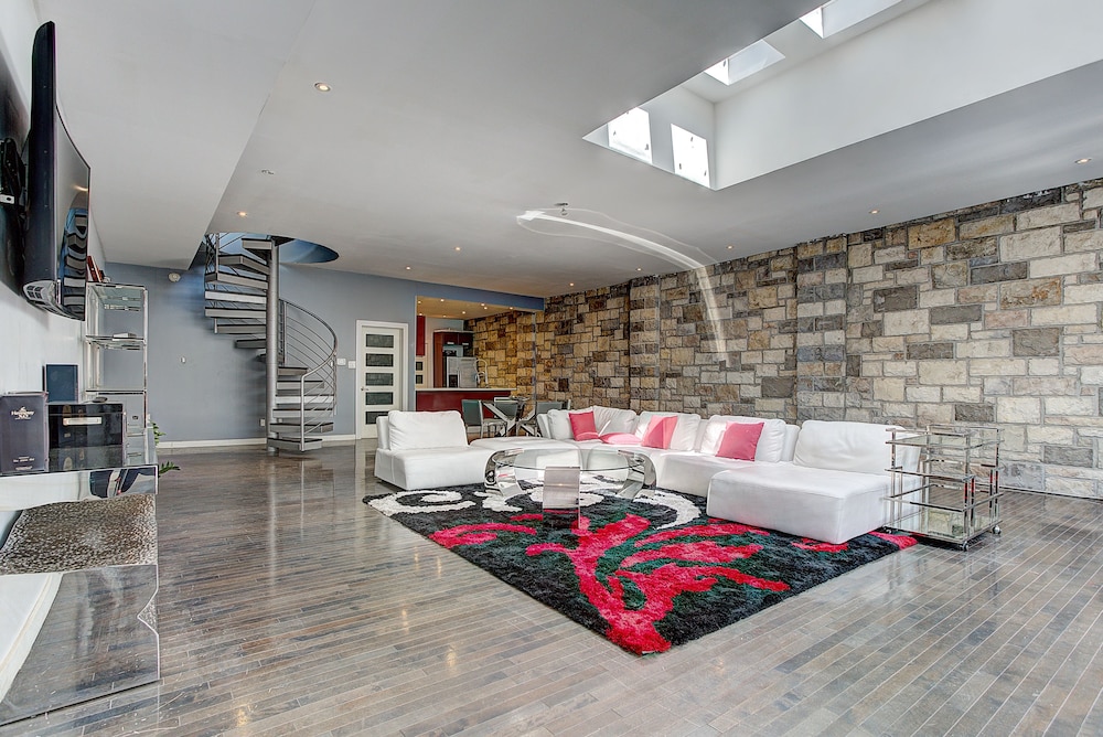 Destination Stays - LOFT HOUSE Quartier des Spectacles - Image 3