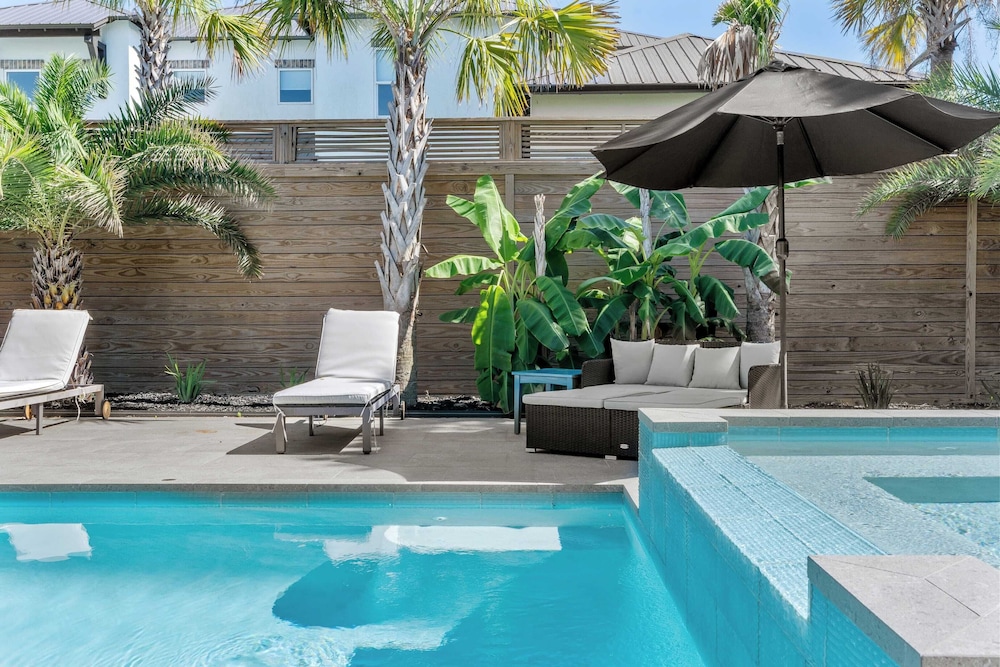 30A Happy by the Sea by Avantstay Pool, Golf Cart, Bikes